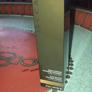 Becca Aqua luminous perfecting foundation